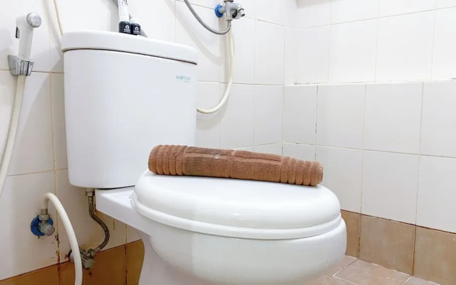 Homey And Strategic 2Br At Bassura City Apartment