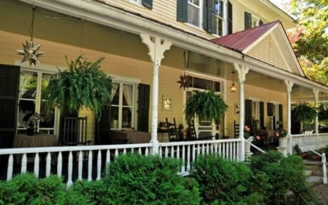 Edgeworth Inn