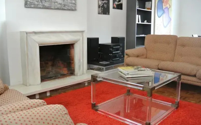 Alcobaca Hostel - Blue House
