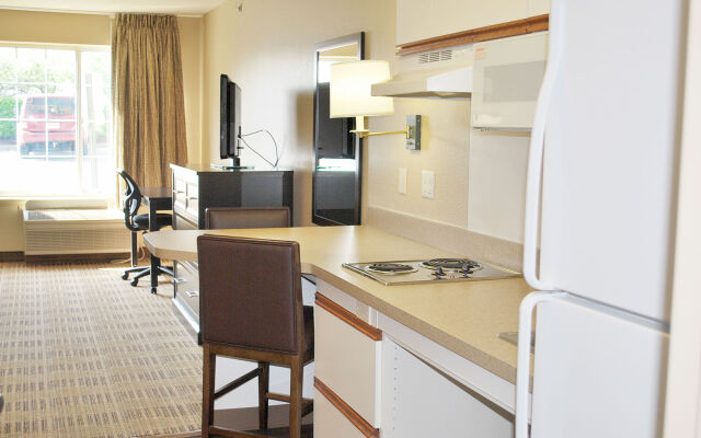 Extended Stay America Suites St Louis Westport Central