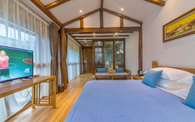 Lijiang Village House