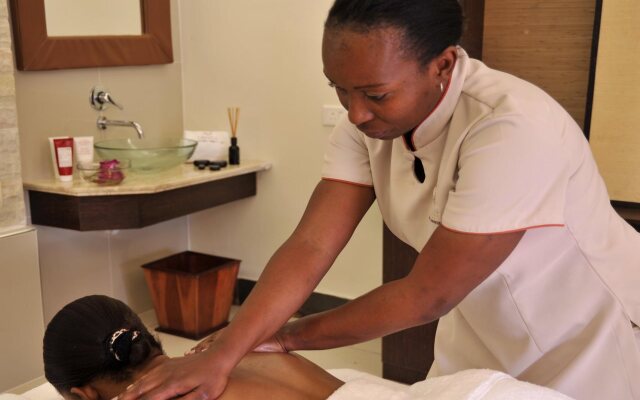 Cresta Mowana Safari Resort & Spa