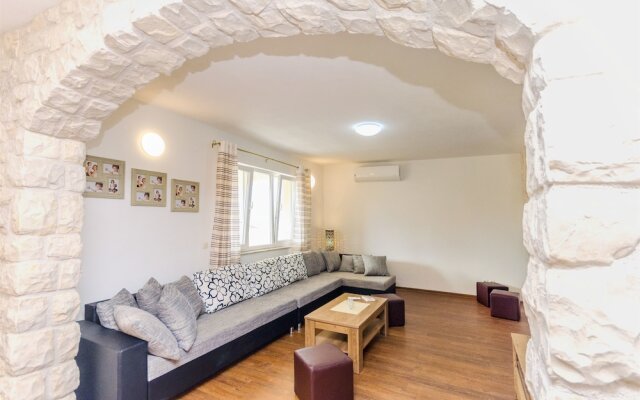 Apartment Luce