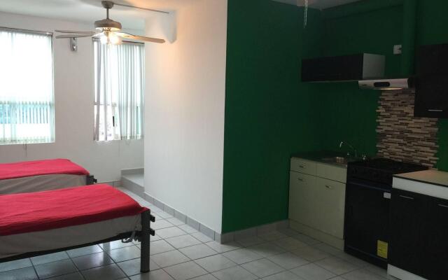 Unidades Privadas con AC-TV-WiFi y Estacionamiento en Centro de MTY