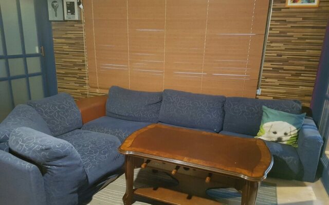 Dustin Guesthouse - Hostel