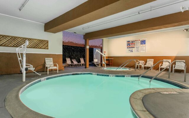 Capri Suites Anaheim