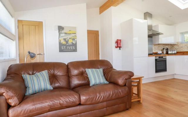 5 Meadow Retreat