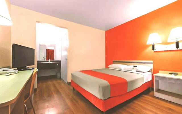 Motel 6 Cleveland East Macedonia