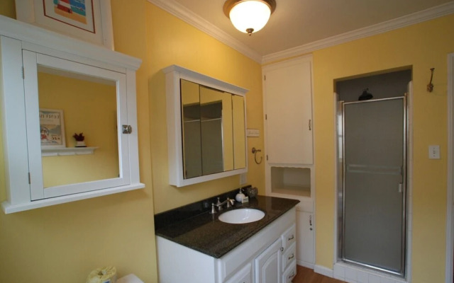 Belvue Lane 68129 by RedAwning