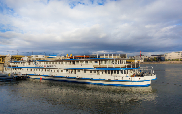 Grand Jules Boat Hotel Budapest