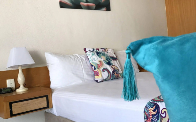 Tropical Gate Motor Inn