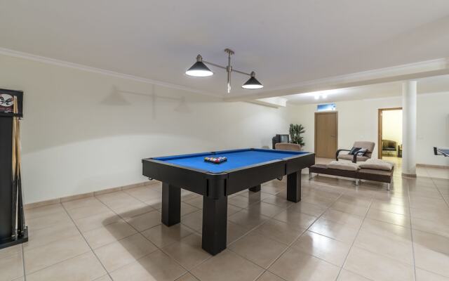CheckinCheckout - VillaMoura with Private Pool