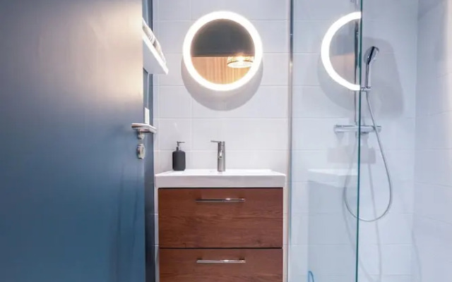 Urban Calm - Bright & Modern Stay