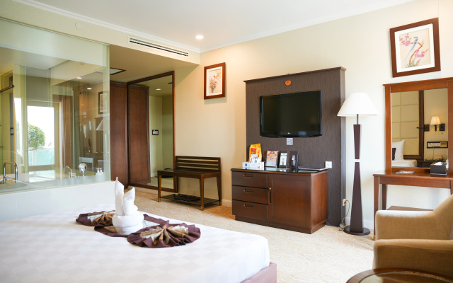 Sea Links Beach Hotel – Guest Rooms – Phan Thiet
