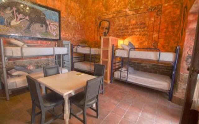 Hostal Punto 79 - Hostel