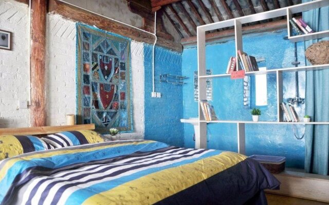 Dali 12 times international youth hostel