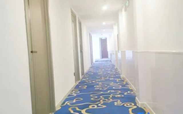 Rihuichang Hotel (Moore City Dongying Road Subway Station)