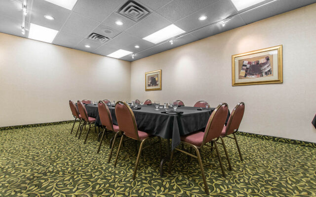 Quality Inn & Suites Bay Front