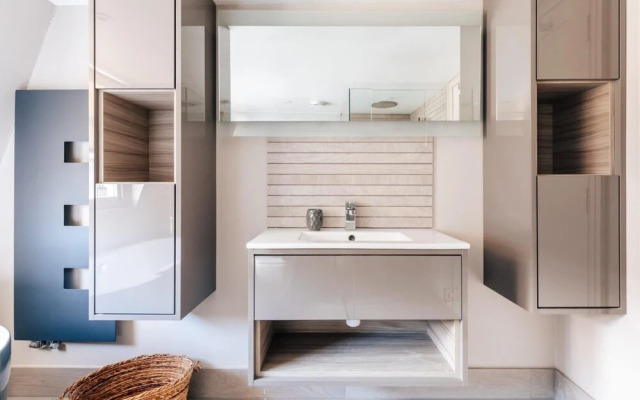 Modern Central Bath Apartment