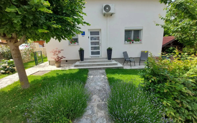 Studio apartman Marta