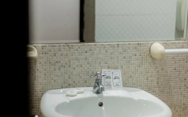Hotel Venture