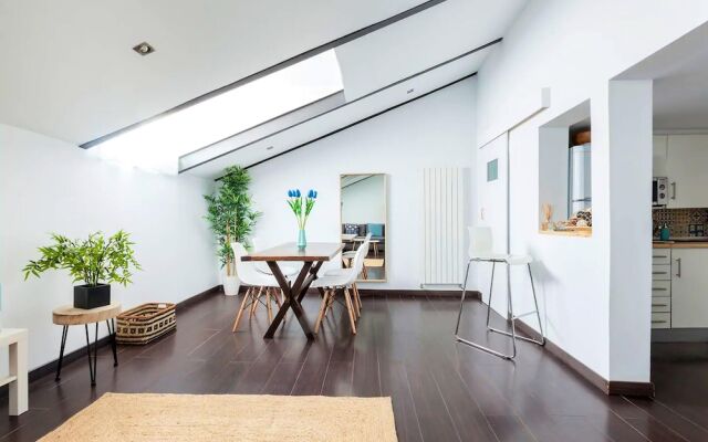 Apartment with One Bedroom in Madrid, with Wifi