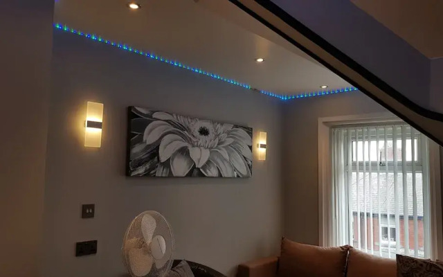Impeccable 2-bed Apartment in Blackpool