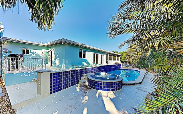 Canal Front Dream W Private Pool, Spa And Dock 3 Bedroom Home