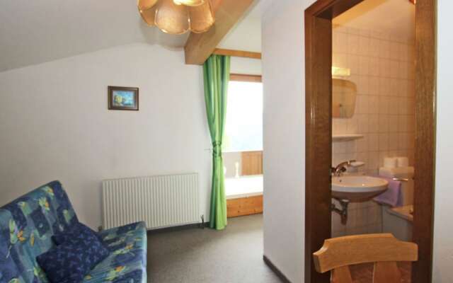 Quaint Apartment in Finkenberg near Ski Lift