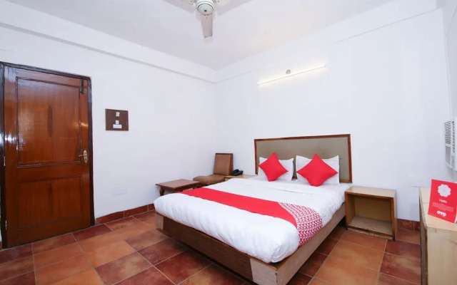 OYO 10606 Hotel Shriradha Civic Centre