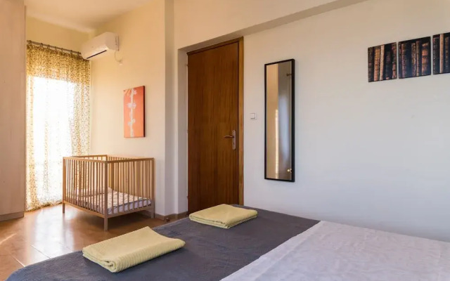 Alexander Apartments Airport