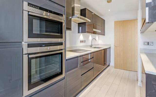 Impeccable 2 Bed 2 Bath Penthouse