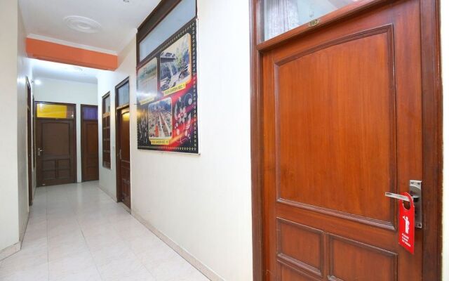 OYO 10239 Holiday INN Paradise