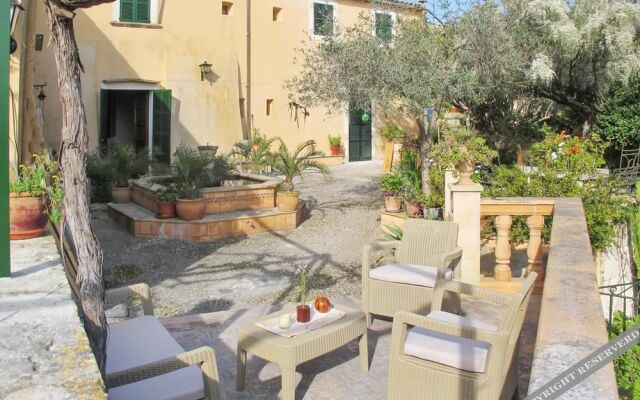 House With 3 Bedrooms in Muro, With Wonderful Mountain View, Enclosed Garden and Wifi - 5 km From the Beach