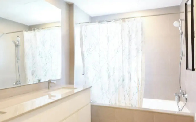 Luxury 4B and maid's with private garden