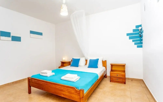 Villa Ioanna for 10 - Allparos Villas