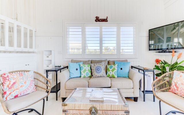 Romantic Beach House by Vtrips