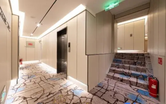 Bei Jing  heart  hotel(Sanlitun Guozhan store)