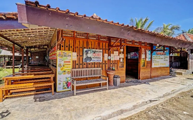 Oyo 91201 Larasati Homestay Pantai Klayar