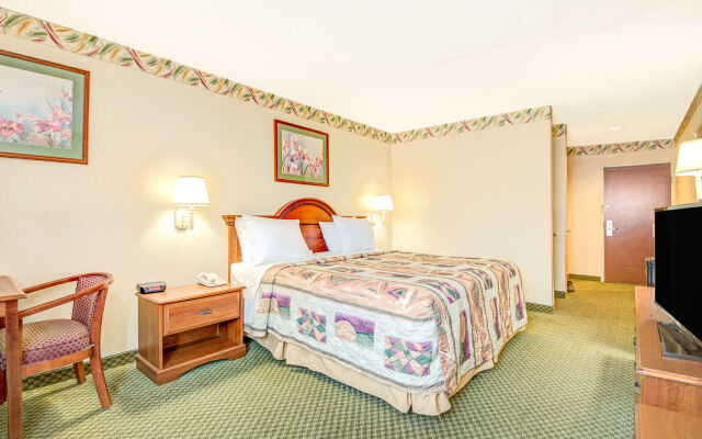 Super 8 Strongsville