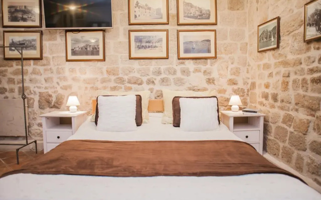 Bramasole Apartments