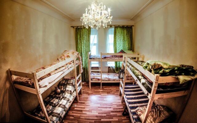 4 Atmosphere Hotel