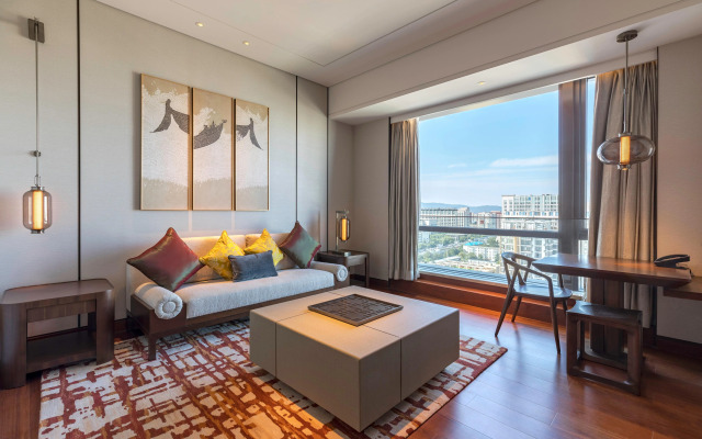 HUALUXE Beijing Xinan by IHG