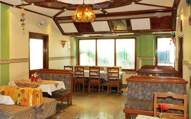 Hotel Bani Park Palace