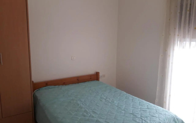 apt 30m from beach