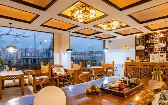 Jue Se Garden Theme Inn