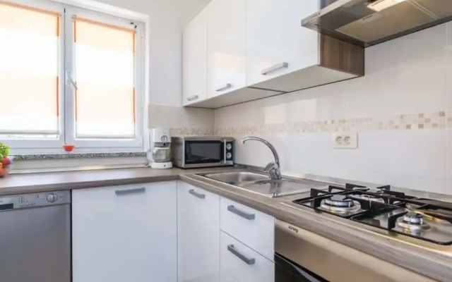 Cozy One Bedroom Apartment With Terrace