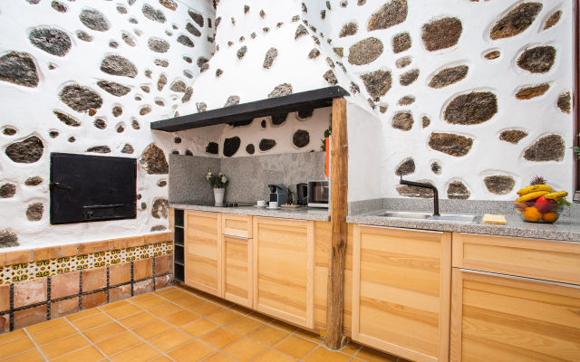 El Charco Suites