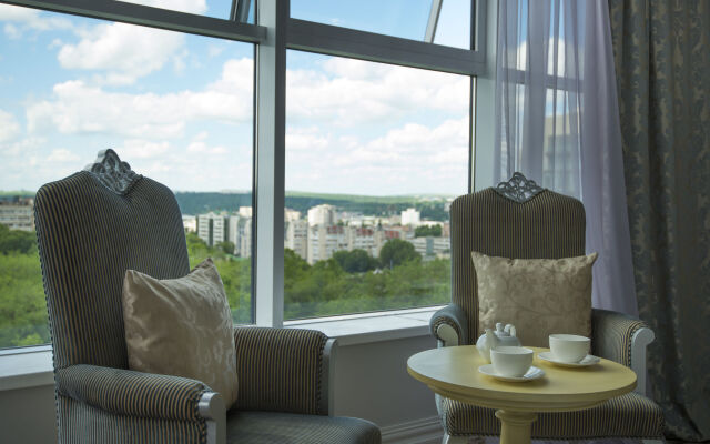 Bristol Central Park Hotel
