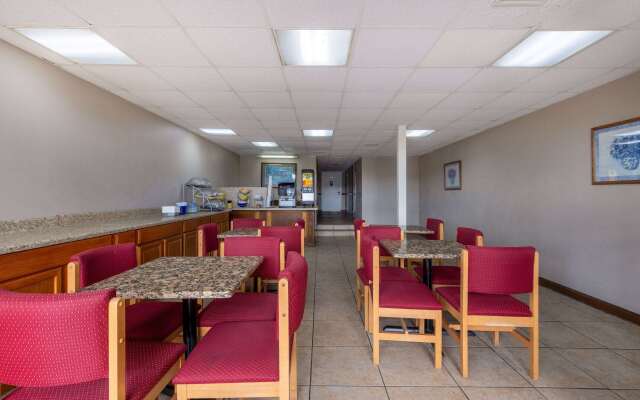 Days Inn by Wyndham Lincolnton